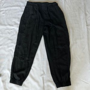 american eagle outfitters cargo pants, size M.